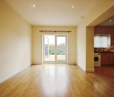 2 bedroom maisonette to rent - Photo 2