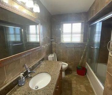 Detached Home For Lease | W9038936 - Photo 2