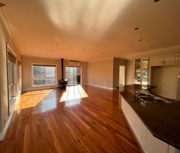 Neat & Tidy Family Home - Photo 6