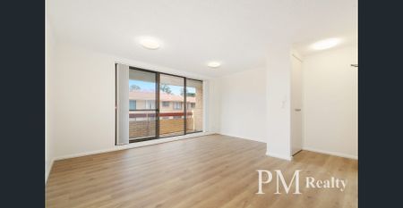 Perfectly Renovated 2 Bedroom Apartment in the heart of MASCOT - Photo 2