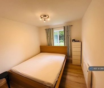 3 bedroom flat to rent - Photo 3