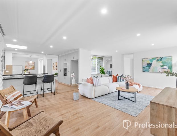 Stunning Family Home in Glen Waverley - Photo 1