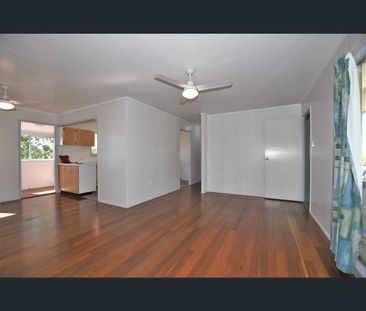 12 Thabeban Street, Avenell Heights, Qld 4670 - Photo 5