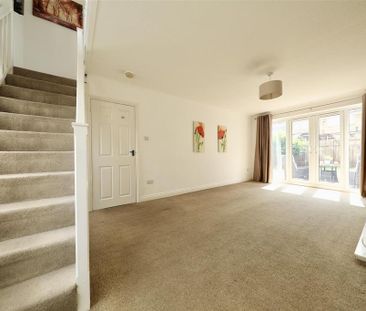 3 bedroom terraced house to rent - Photo 3