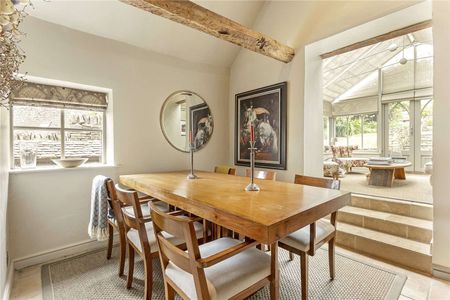 Charming chocolate box Cotswolds cottage in Lower Swell. - Photo 5