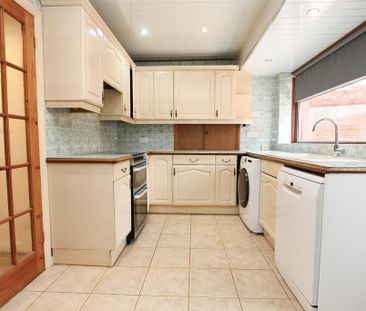 3 bedroom detached house to rent - Photo 4