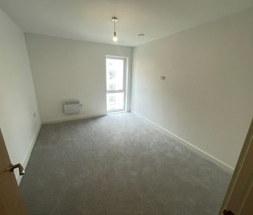 2 Bed Flat, Ordsall Lane, M5 - Photo 2