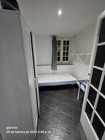 Carrer de Castellet, Barcelona, Catalonia 08034 - Photo 4