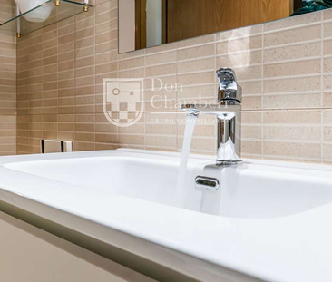 Exclusive Opportunity in Chamberí – Bright Ground Floor Apartment, ... - Photo 3