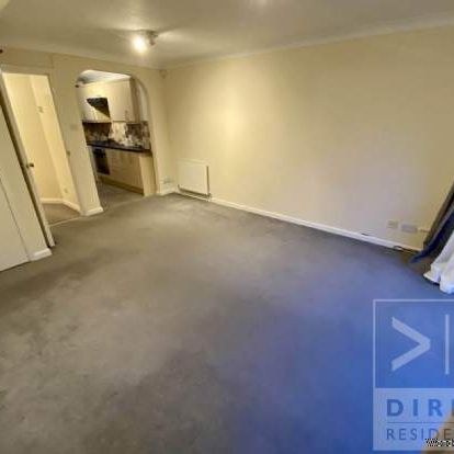 3 bedroom property to rent in Epsom - Photo 1