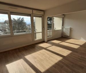 Location Appartement à ST MARCELLIN - Photo 6