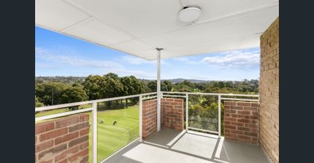 Sunny And Bright One Bedder with Fabulous Golf Course Views - Photo 2