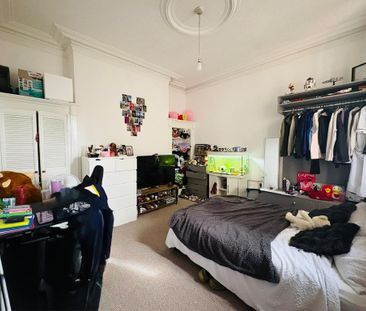 8 bedroom house of multiple occupation to rent - Photo 6