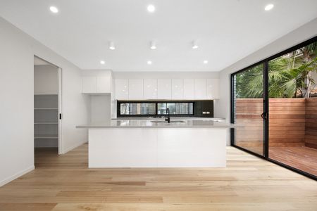 2A Crozier Ct, McKinnon VIC 3204 - House For Rent | Domain - Photo 4