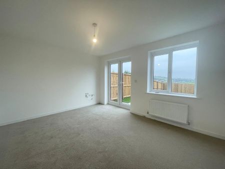 3 bedroom semi-detached house to rent - Photo 2