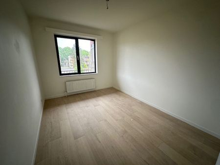 Volledig gerenoveerd 2 slpk appartement. - Foto 2