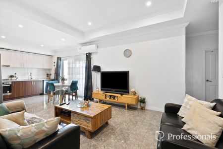 Spacious, Low-Maintenance Villa! - Photo 3