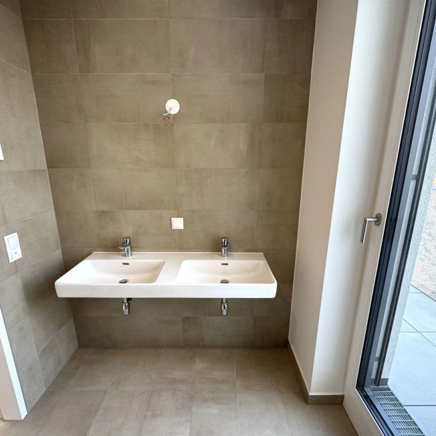 WOHNEN UND GENIESSEN IM SÜDWESTEN VON WIEN! PERFEKTE INFRASTRUKTUR – NÄHE SCHÖNBRUNN! - Photo 1