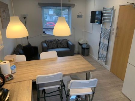 5 bedroom house to rent - Photo 2