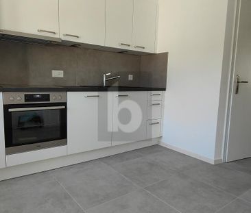 TOP MODERN IN FAMILY-FRIENDLY LOCATION - Photo 3