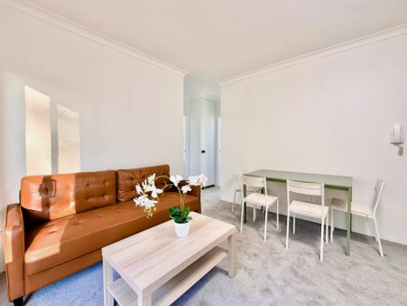 53 Kensington Rd, Sydney - Photo 3