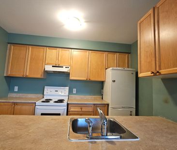 For Lease - 1 Chippenham Lane Unit# COACH HOUSE, Markham, Ontario - Photo 4