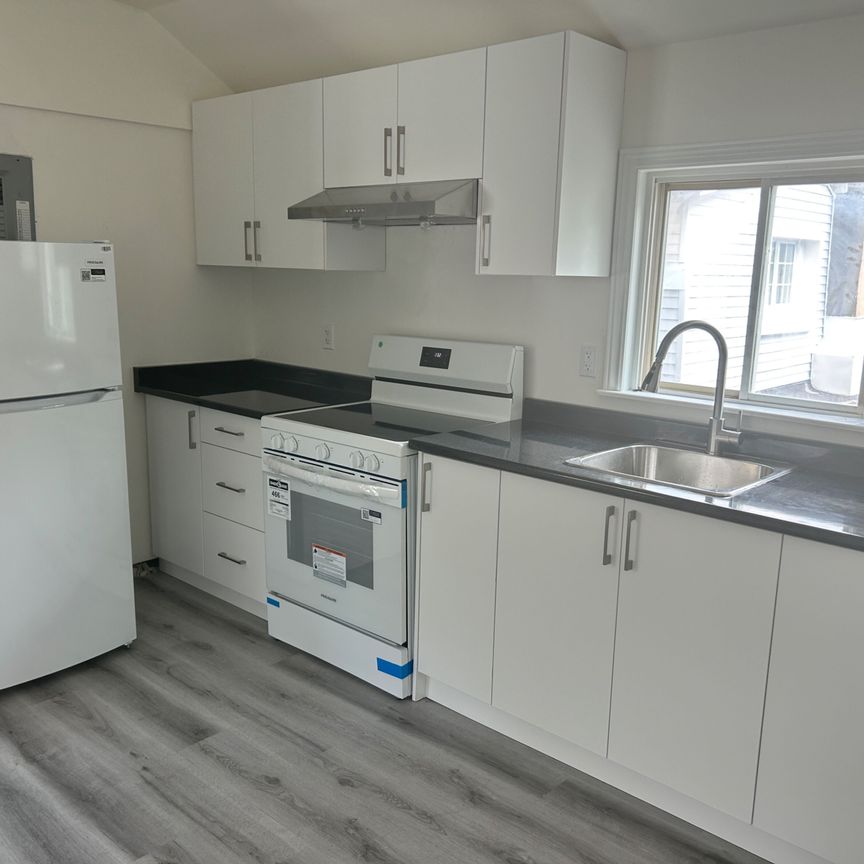 For Lease - 4299 Second Avenue Unit# 1, Niagara Falls, Ontario - Photo 1