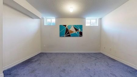 For Lease - 10 Betony Drive, Richmond Hill, Ontario - Photo 2