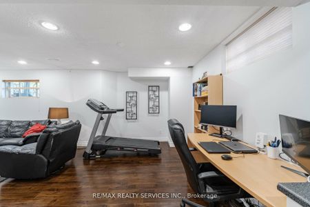 For Lease - 5749 Greensboro Drive, Mississauga, Ontario - Photo 2