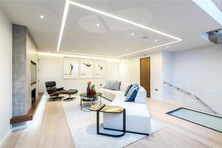 3 bedroom mews to rent - Photo 2