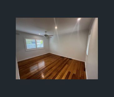 BEAUTIFULLY REFRESHED HOME - Photo 3