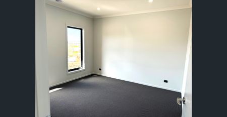 Gorgeous 4 Bedroom Home in Smith's Park Estate!! - Photo 4