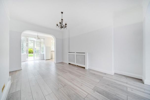 3 bedroom terraced house to rent - Photo 1