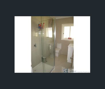 Beautifully Presented Home in a Quiet Court Location - Photo 5