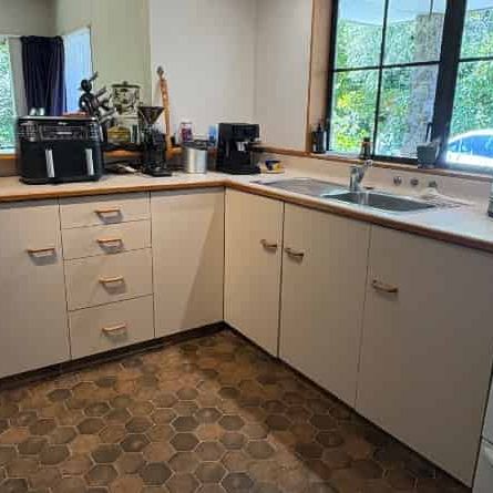 Charming 2 Bedroom Home in Waikanae - Photo 3