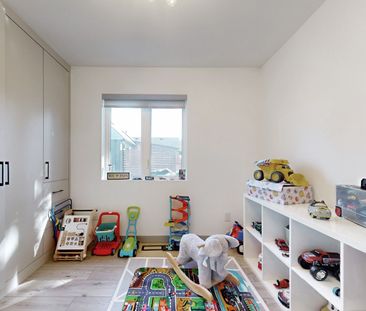 For Lease - 22 Gladsmore Crescent Unit# Upper, Toronto, Ontario - Photo 5