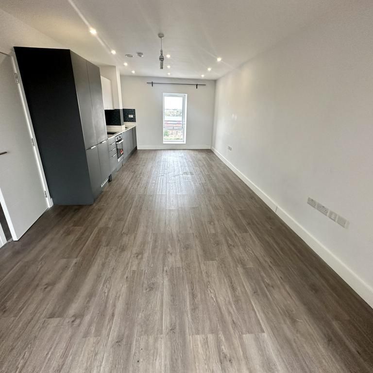 2 bedroom flat to rent - Photo 1