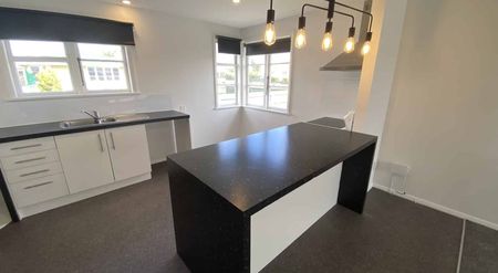 THREE BEDROOMS - FOXTON - Photo 3