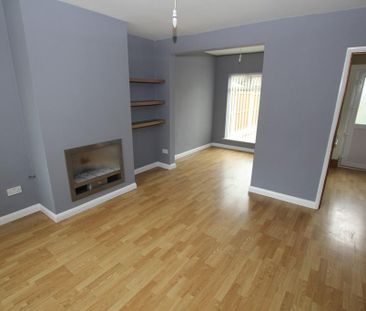 3 bedroom end of terrace house to rent - Photo 1
