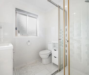 Modern comfort and space in a quiet court location - Photo 4