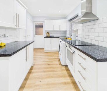 2 bedroom semi-detached house to rent - Photo 2