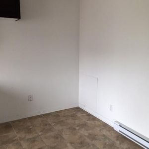 À VOIR 3 1/2 rénové appartement près métro Concorde - Photo 2