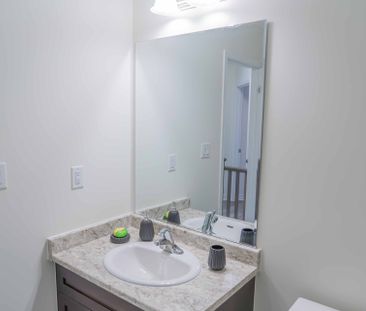 For Lease - 3372 Swordbill Street, Pickering, Ontario - Photo 4