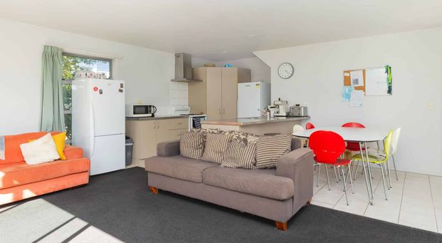 Calling all students - Photo 1