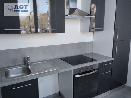 Location Appartement 3 pièces 59m² BEAUVAIS 60000 - Photo 2