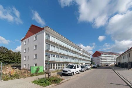 EIN ERSTBEZUG NACH DEINEN WÜNSCHEN // 2 Zimmer, Terrasse & Garten, Fußbodenheizung & Stellplatz - Photo 5