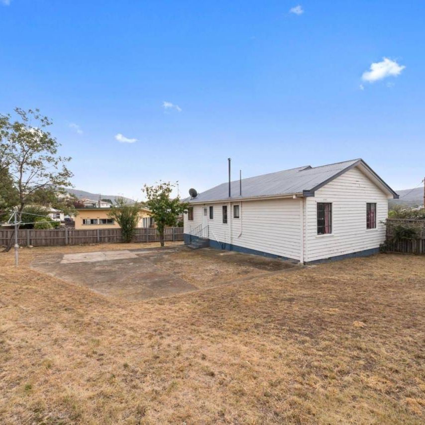 Sunny Three Bedroom Home in Risdon Vale - Photo 1