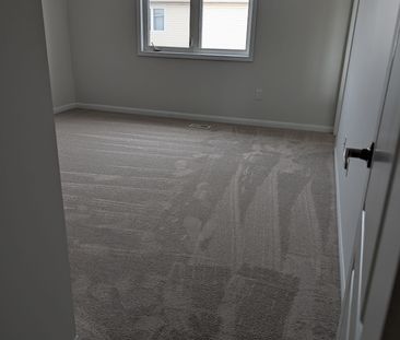 For Lease - 1059 Savoline Boulevard Unit# UPPER LEVEL, Milton, Ontario - Photo 2