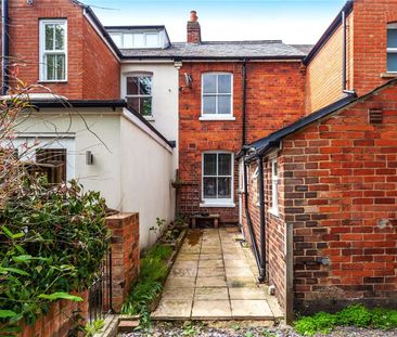 Beautiful Victorian terrace in a sought-after cul-de-sac - Photo 5