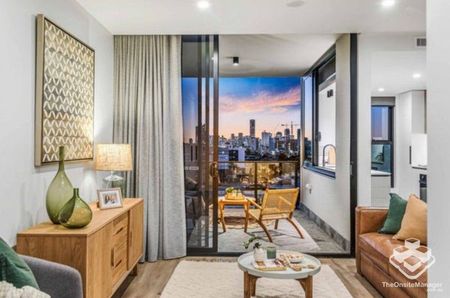 Large 2 Bedroom Apartments with Uninterrupted City Views - Photo 3